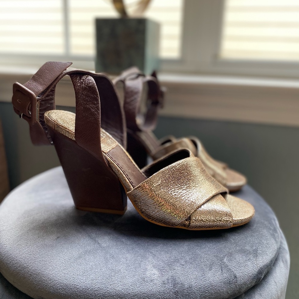 Bacio 61 gold leather wrap around chunky  heel